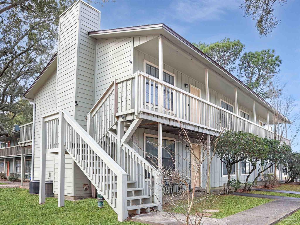 2811 Langley Ave 221, Pensacola, FL 32504