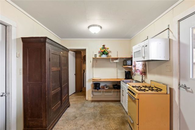 523 Ranger Dr, Sandia, TX 78383