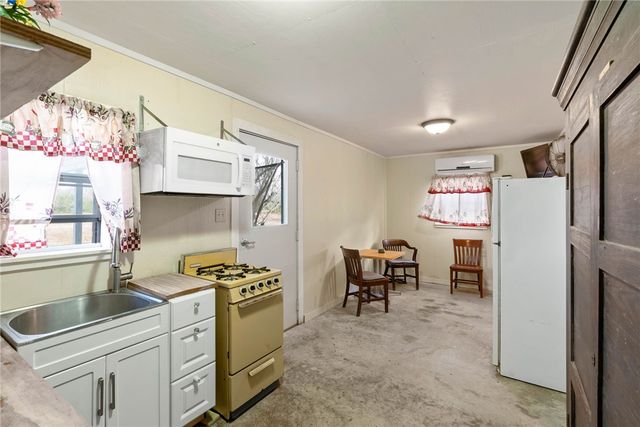 523 Ranger Dr, Sandia, TX 78383