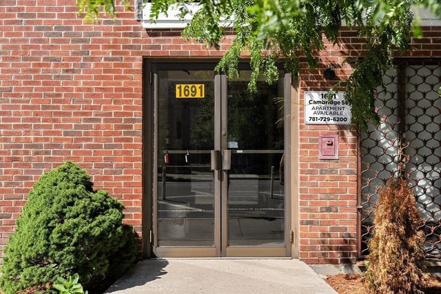 1691 Cambridge St 42, Cambridge, MA 02138