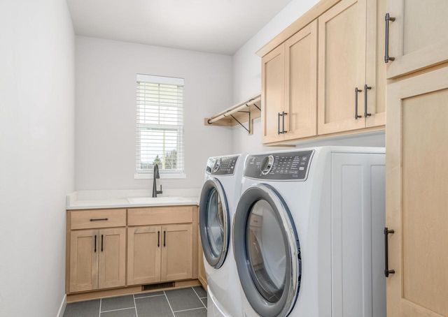 525 Clear Pond Way, Verona, WI 53593