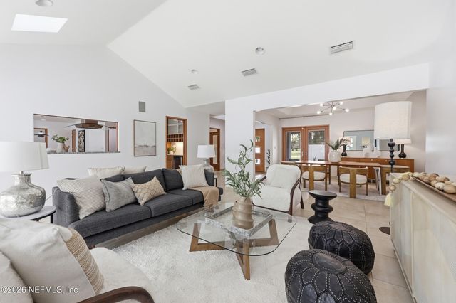 8071 PINE LAKE Road, Jacksonville, FL 32256