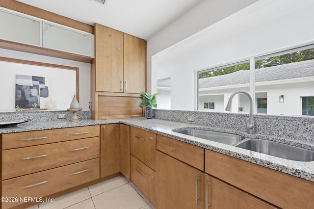 8071 PINE LAKE Road, Jacksonville, FL 32256