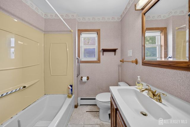 27 Lillian Terrace, Woodbridge Proper, NJ 07095