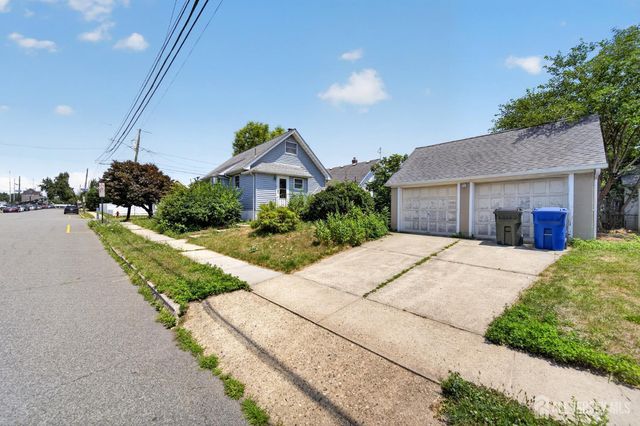 27 Lillian Terrace, Woodbridge Proper, NJ 07095