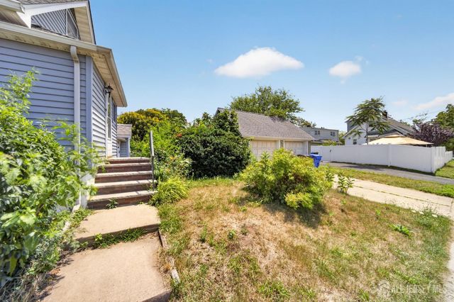 27 Lillian Terrace, Woodbridge Proper, NJ 07095