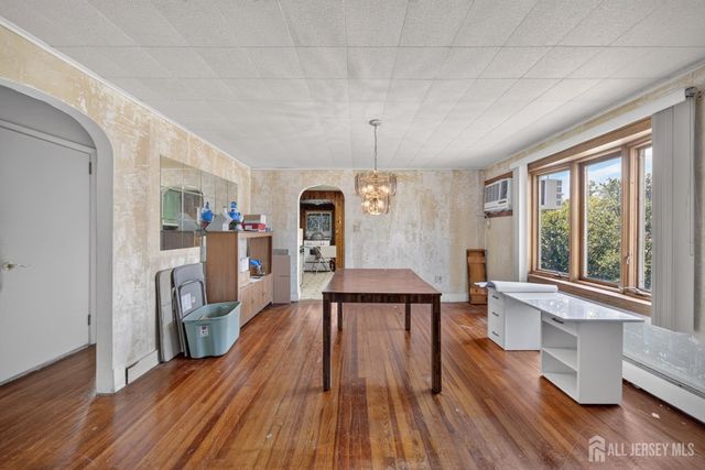 27 Lillian Terrace, Woodbridge Proper, NJ 07095