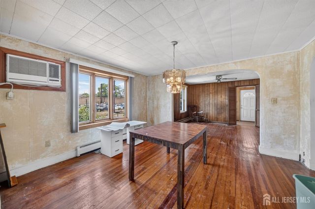 27 Lillian Terrace, Woodbridge Proper, NJ 07095