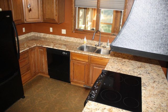 2304 E 10th St, Superior, WI 54880