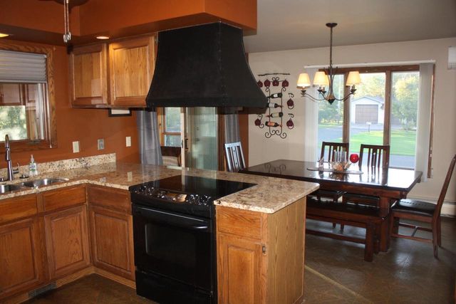 2304 E 10th St, Superior, WI 54880