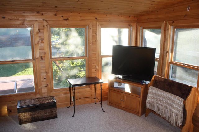 2304 E 10th St, Superior, WI 54880