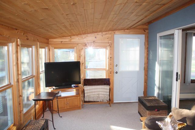 2304 E 10th St, Superior, WI 54880