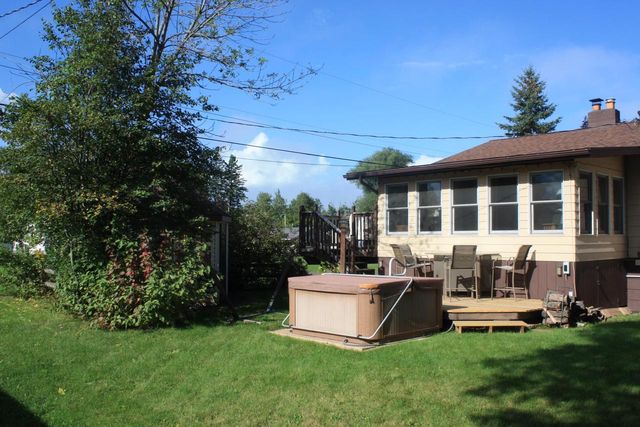 2304 E 10th St, Superior, WI 54880