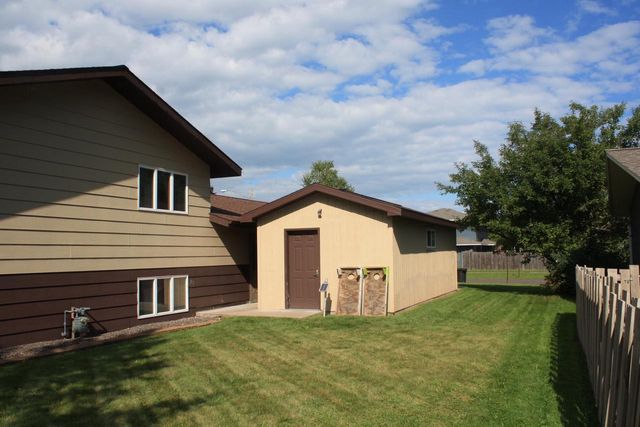 2304 E 10th St, Superior, WI 54880