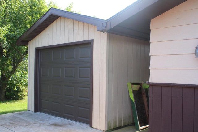 2304 E 10th St, Superior, WI 54880