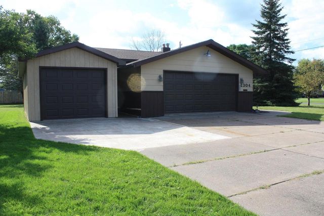 2304 E 10th St, Superior, WI 54880