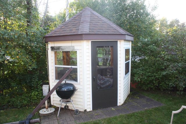 2304 E 10th St, Superior, WI 54880