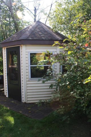 2304 E 10th St, Superior, WI 54880