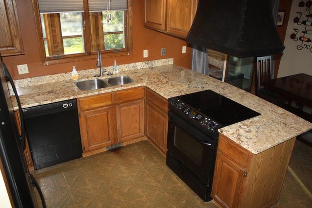 2304 E 10th St, Superior, WI 54880