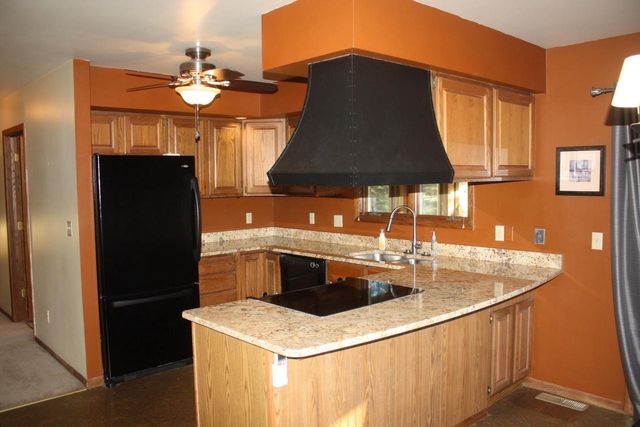 2304 E 10th St, Superior, WI 54880