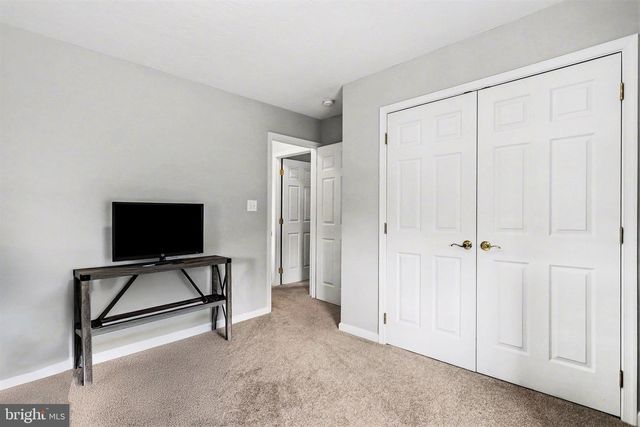 67 S ALPINE DR, York, PA 17408