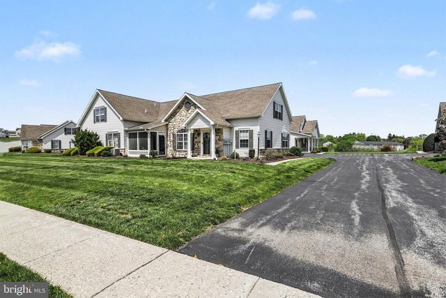 67 S ALPINE DR, York, PA 17408
