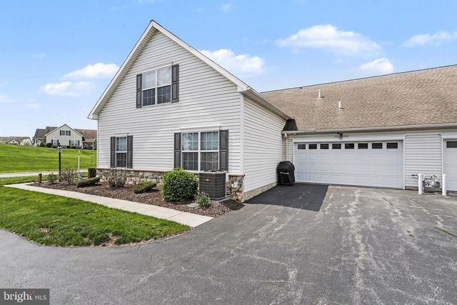 67 S ALPINE DR, York, PA 17408