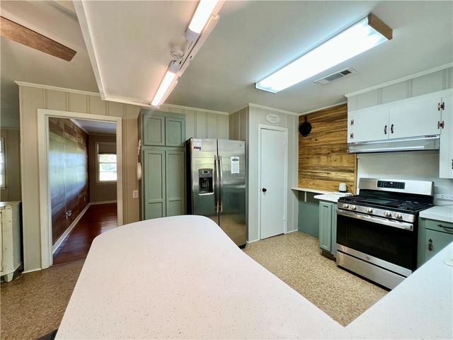 930 BELLEVUE Street, Jena, LA 71342