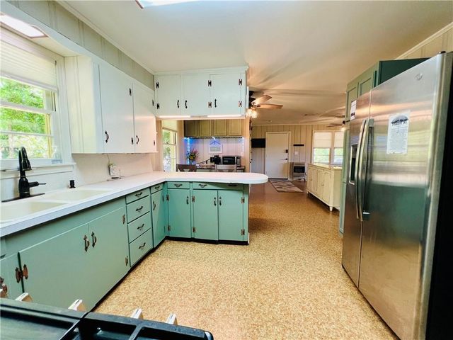 930 BELLEVUE Street, Jena, LA 71342