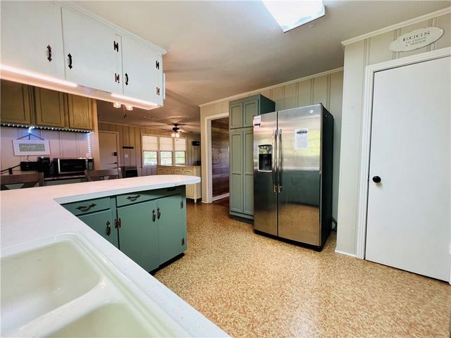 930 BELLEVUE Street, Jena, LA 71342