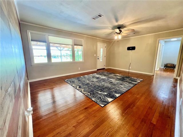 930 BELLEVUE Street, Jena, LA 71342
