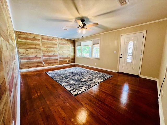 930 BELLEVUE Street, Jena, LA 71342