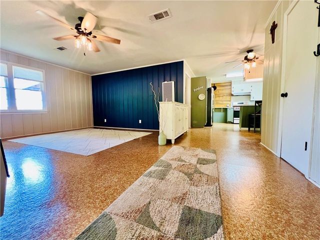 930 BELLEVUE Street, Jena, LA 71342