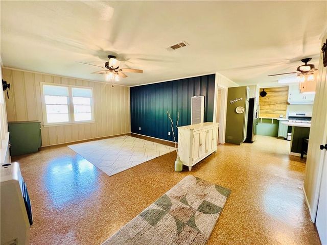930 BELLEVUE Street, Jena, LA 71342