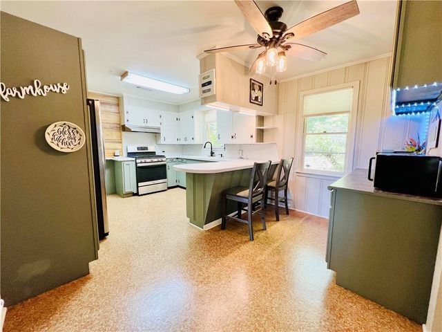 930 BELLEVUE Street, Jena, LA 71342