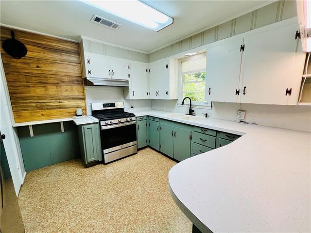 930 BELLEVUE Street, Jena, LA 71342