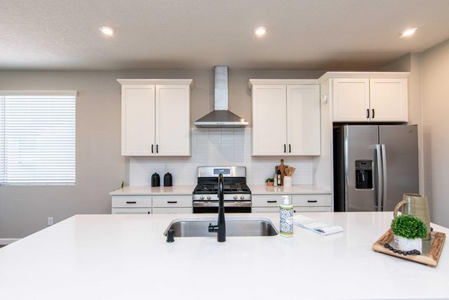 3305 Wolf Tail Loop NE, Rio Rancho, NM 87144