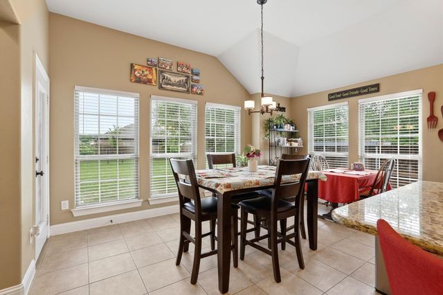 603 E Saunders Street, Trenton, TX 75490