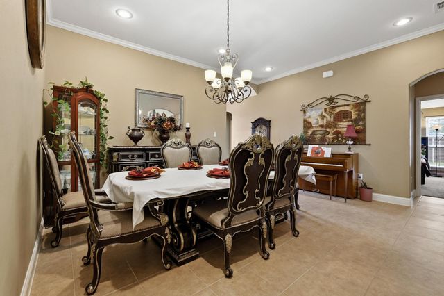 603 E Saunders Street, Trenton, TX 75490