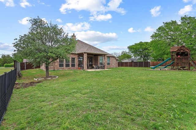603 E Saunders Street, Trenton, TX 75490