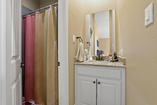 603 E Saunders Street, Trenton, TX 75490