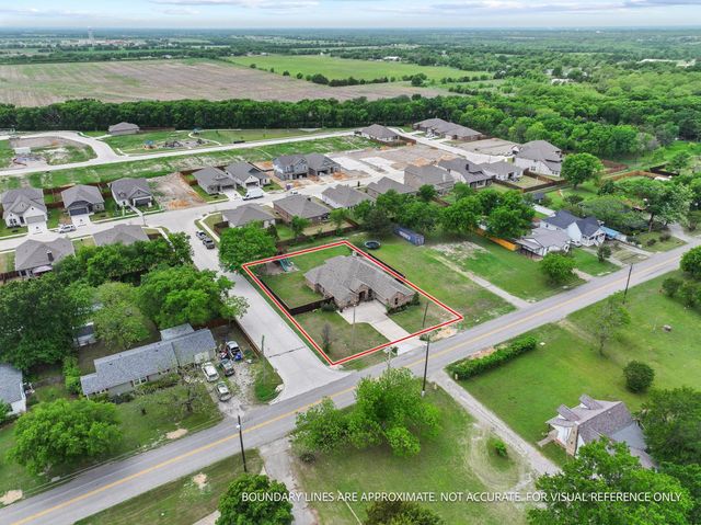 603 E Saunders Street, Trenton, TX 75490