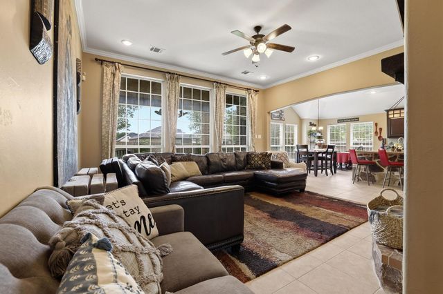 603 E Saunders Street, Trenton, TX 75490