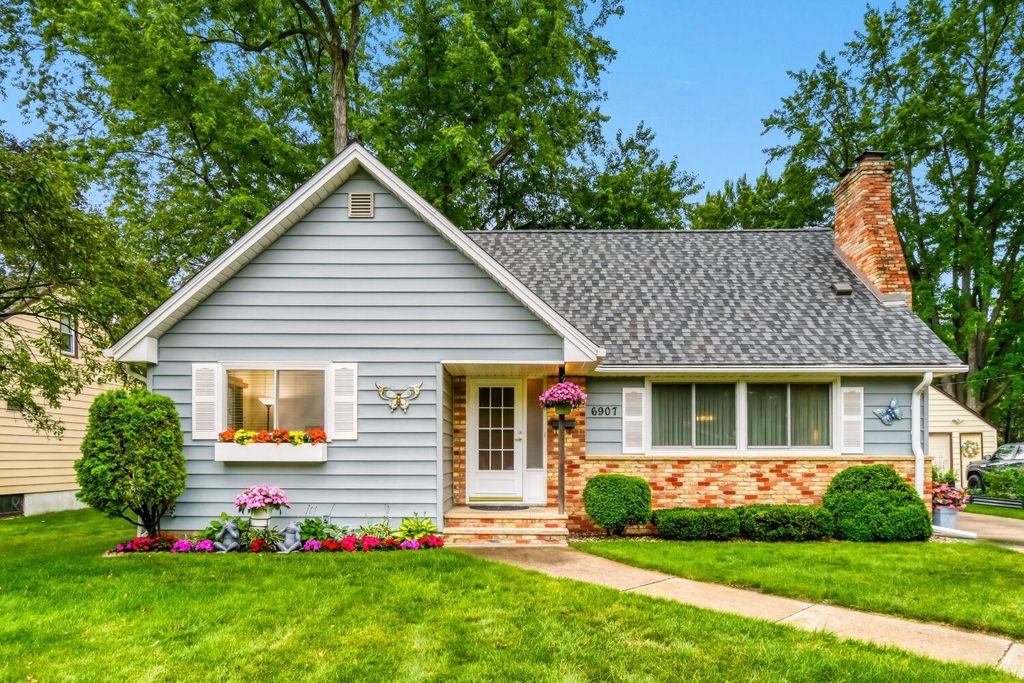 6907 46th Avenue N, Crystal, MN 55428 — exterior