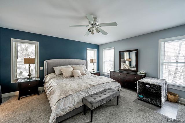 30261 Green Acres, Farmington Hills, MI 48334