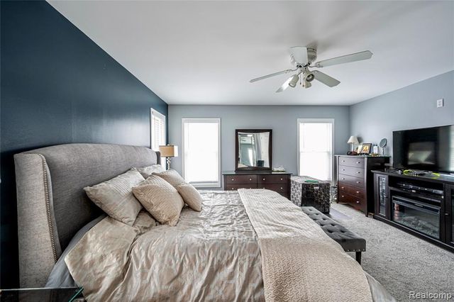 30261 Green Acres, Farmington Hills, MI 48334