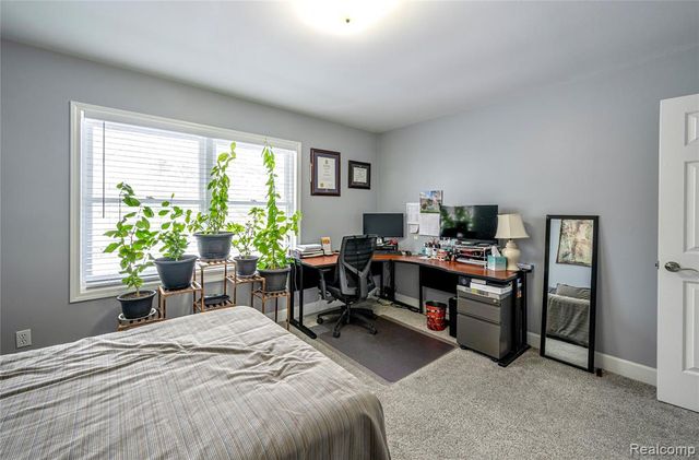 30261 Green Acres, Farmington Hills, MI 48334