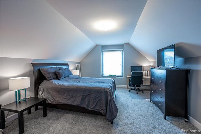 30261 Green Acres, Farmington Hills, MI 48334