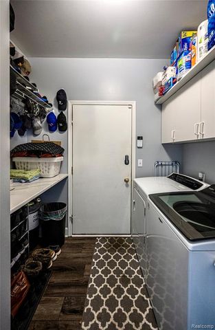 30261 Green Acres, Farmington Hills, MI 48334