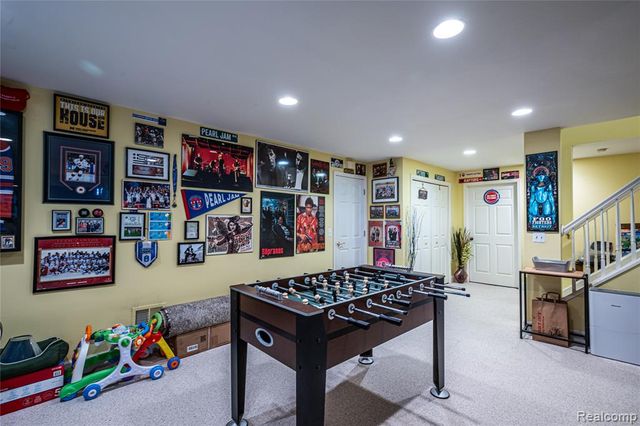 30261 Green Acres, Farmington Hills, MI 48334